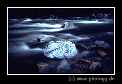 Fels im Bach